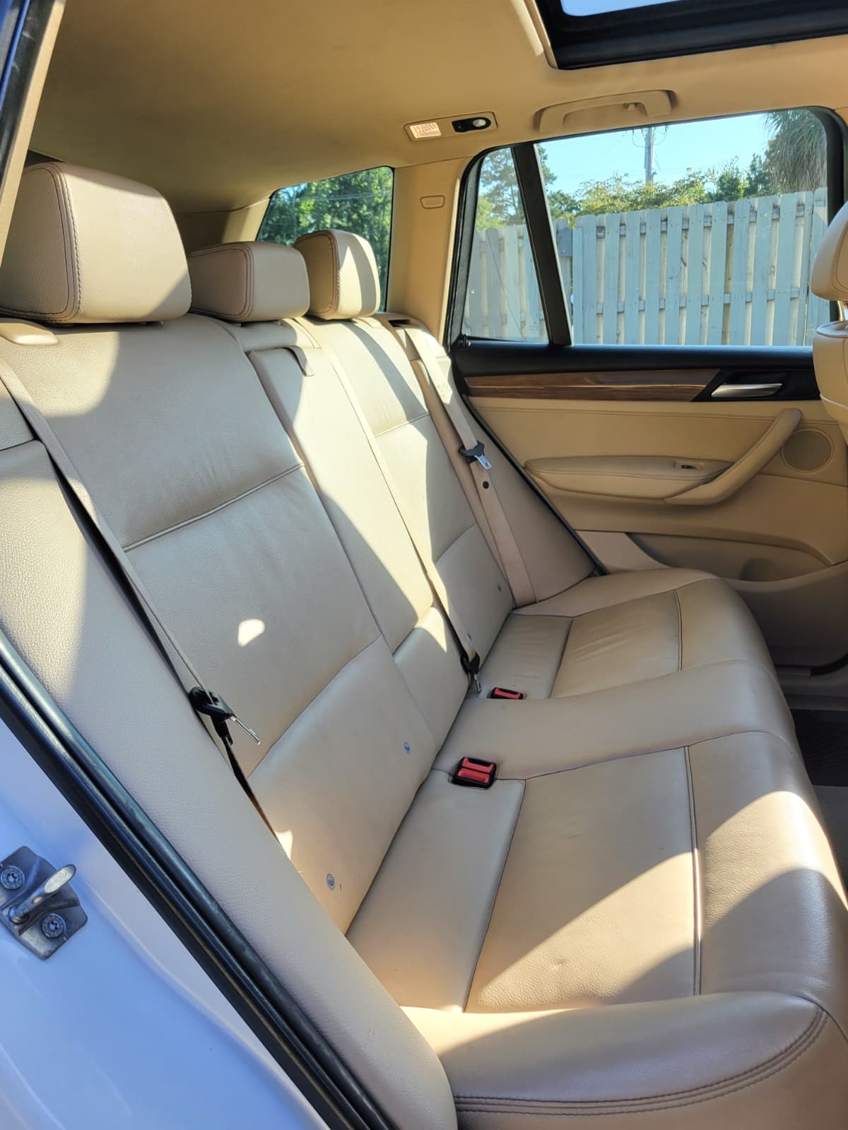 Rear seats, passenger side