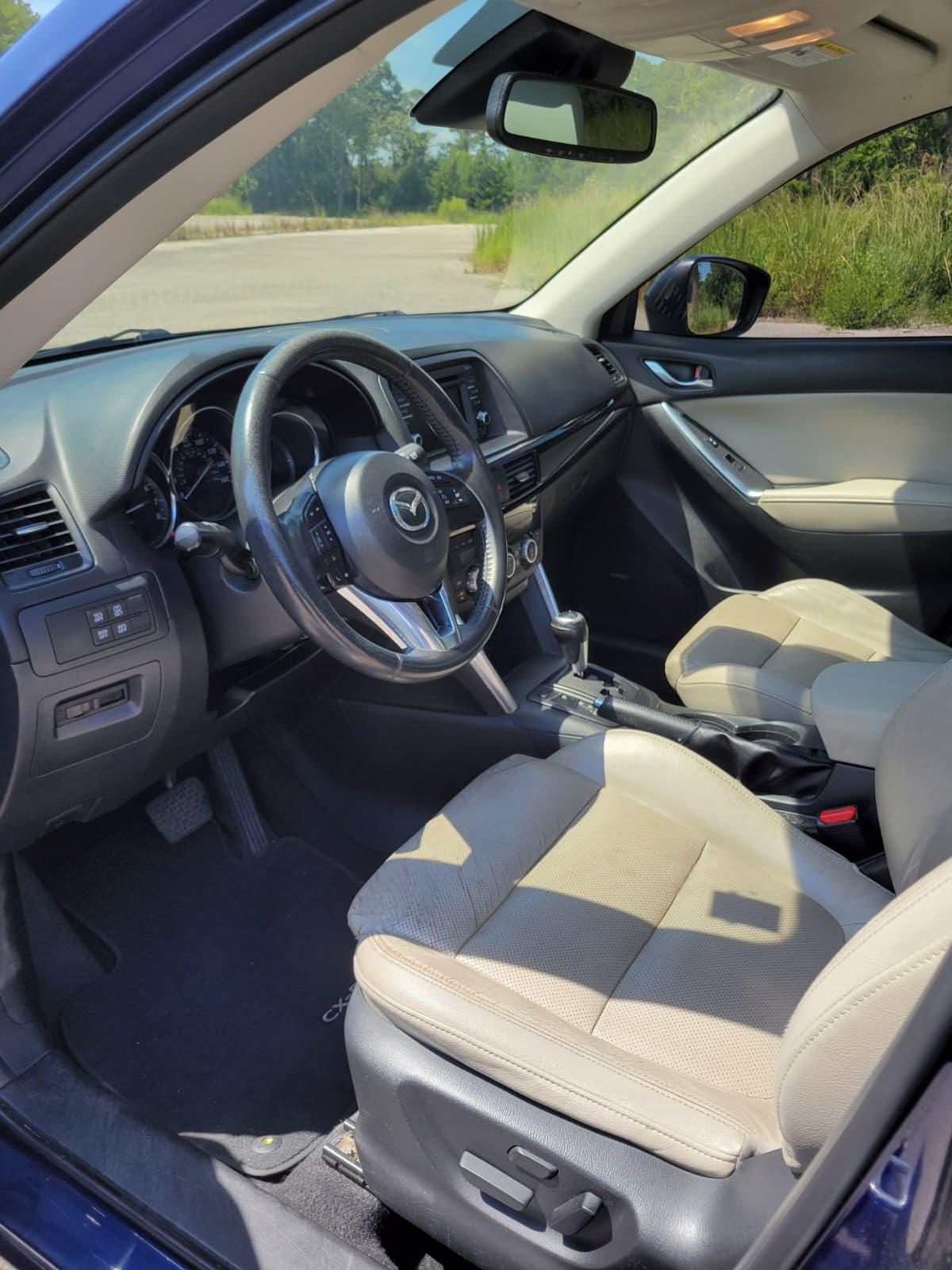 Driver seat and dashboard