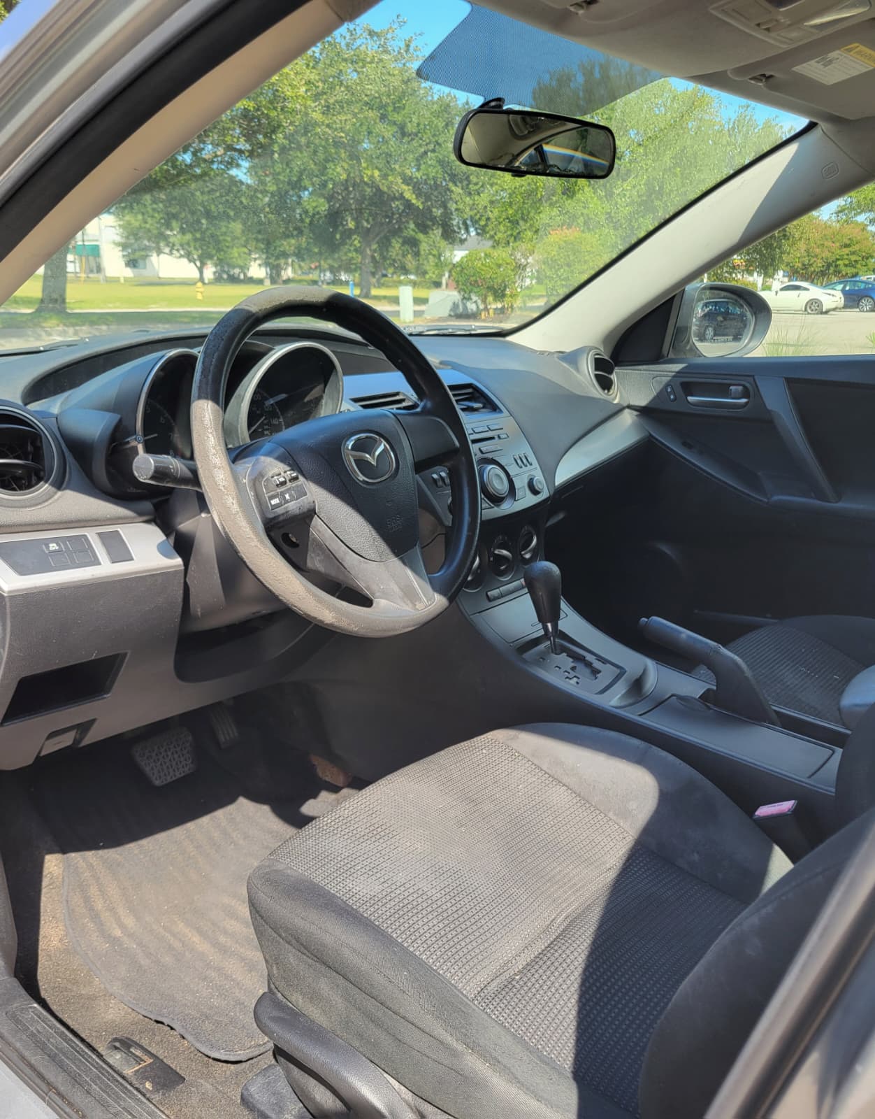 Driver seat and dashboard
