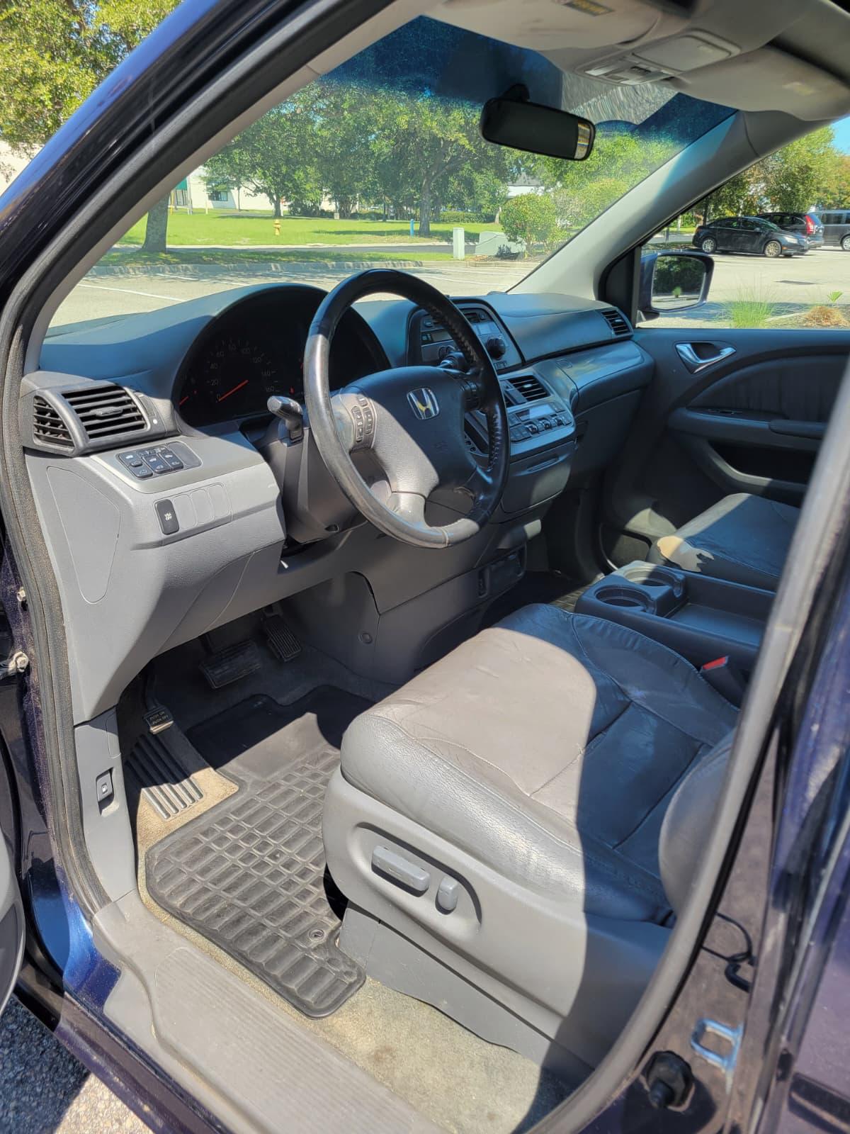 Driver seat and dashboard