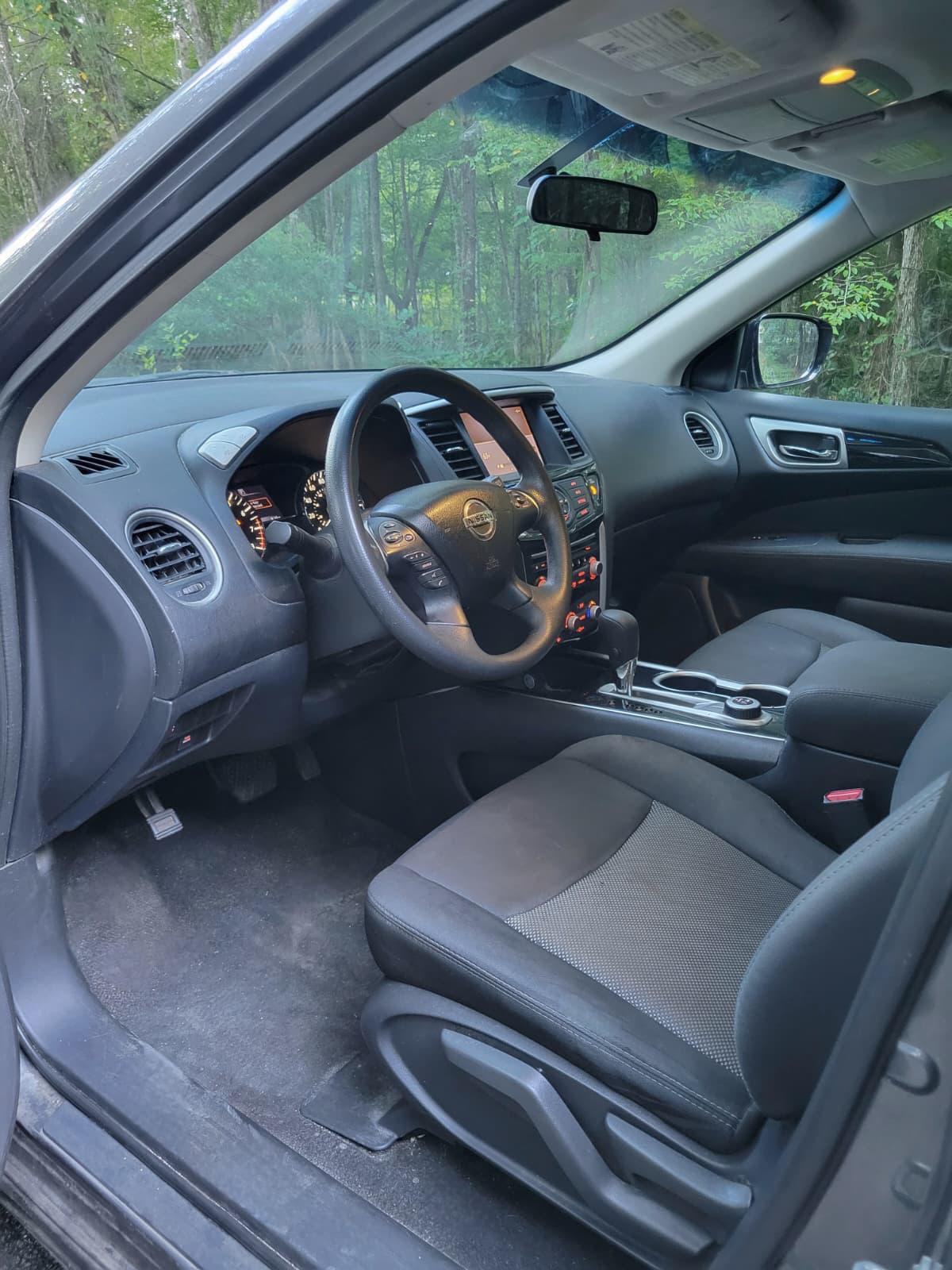 Driver seat and dashboard
